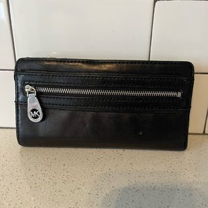 Micheal Kors Leather Wallet